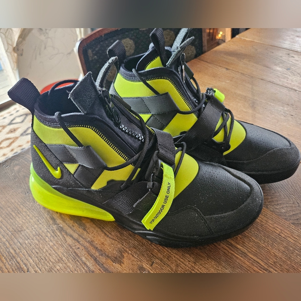 Nike Air Force 270 Utility Sneakers Shoes Black Volt AQ0572-001 Mens Size 10